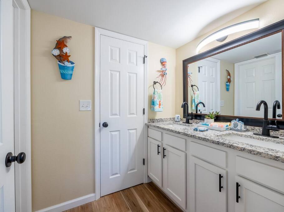 Englewood, Manasota Keys - 2 Bedroom Luxury Villa, Pool, Game Room, 6 Min To Beaches Next To Canal Exterior photo
